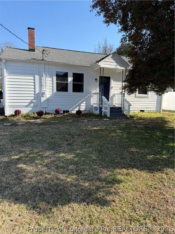 Property Photo:  128 W Circle Court  NC 28301 