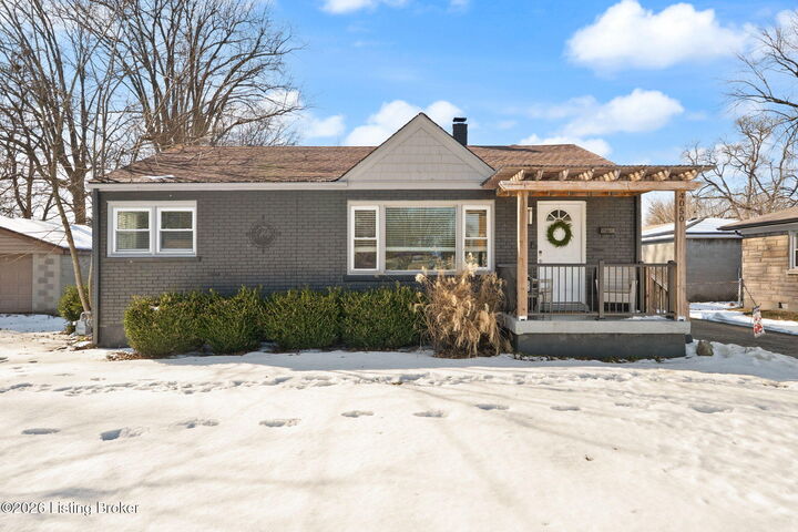 Property Photo: 4050 Addison Ln KY 40216