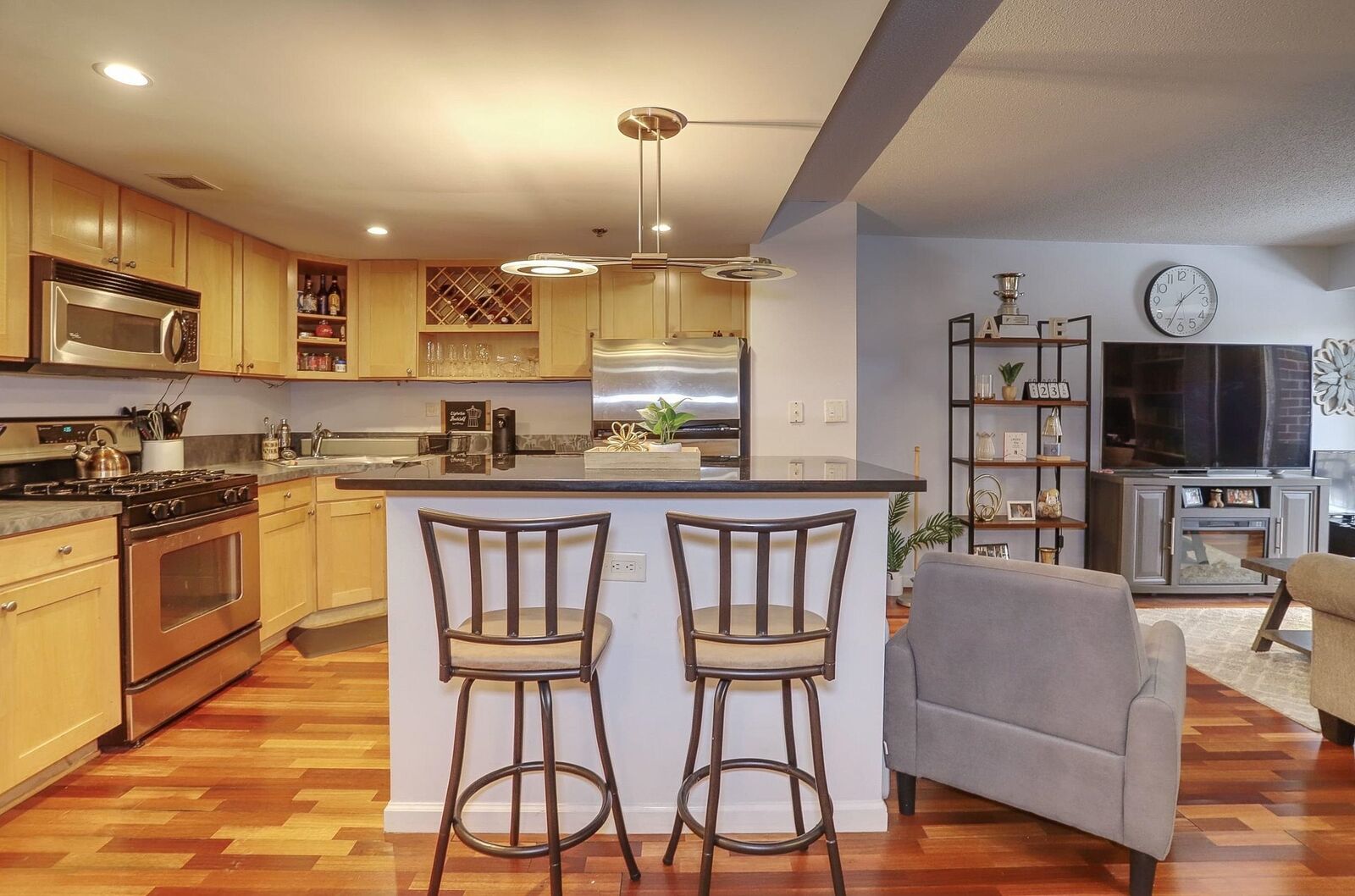 Property Photo:  700 1st St 4L  NJ 07030 