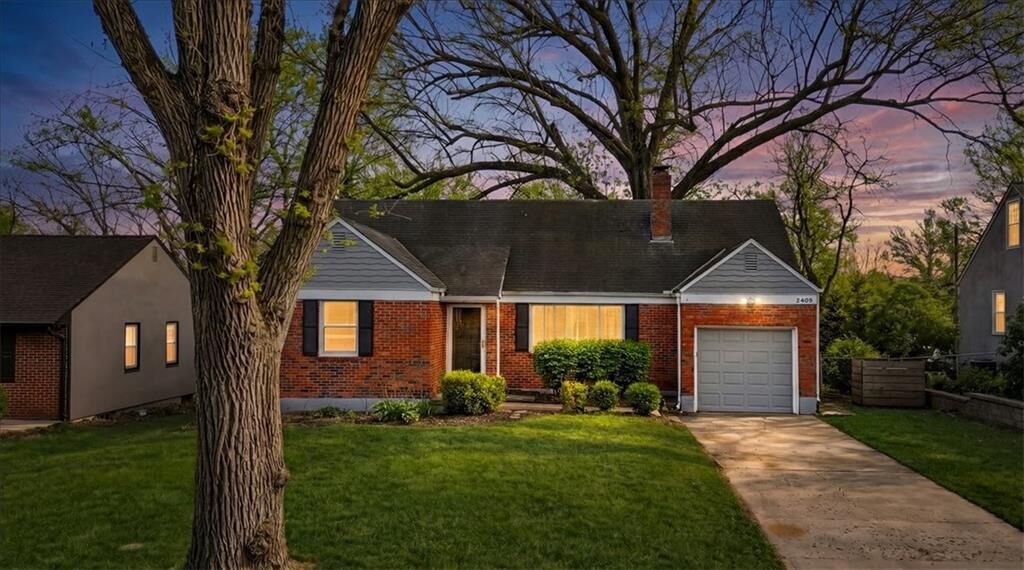 Property Photo:  2405 W 75th Place  KS 66208 