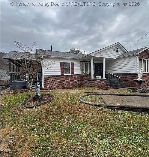 Property Photo:  2222 Robin Avenue  WV 25067 