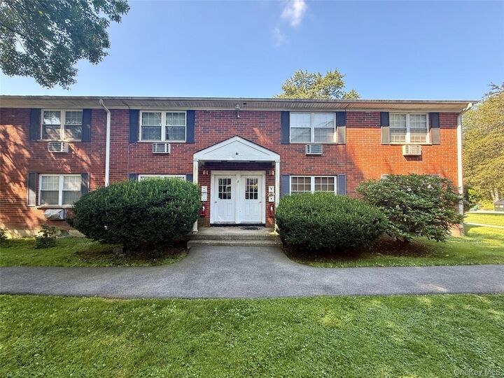 Property Photo:  5 Wildwood Drive 8B  NY 12590 