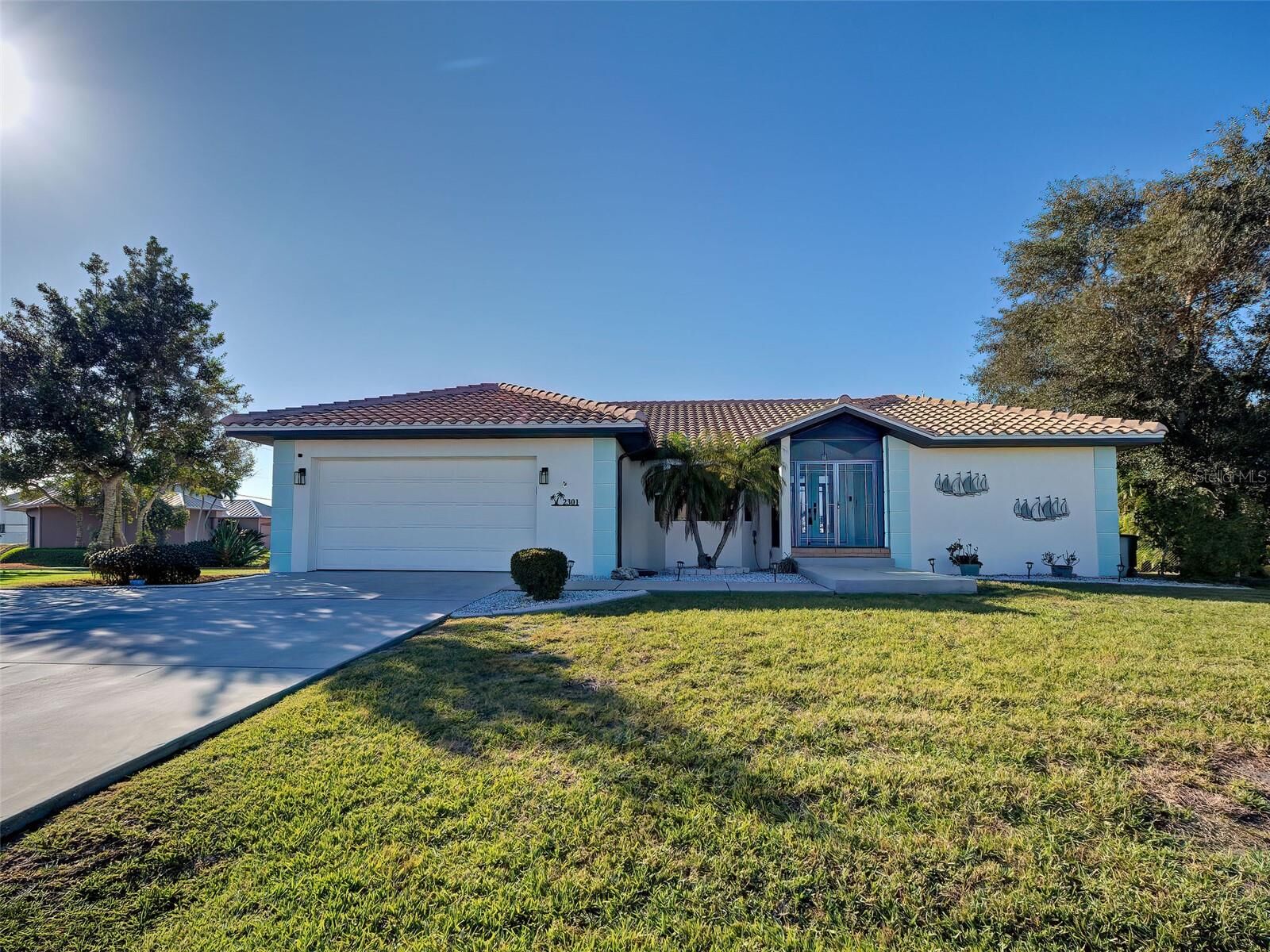 Property Photo: 2301 Via Veneto Drive FL 33950