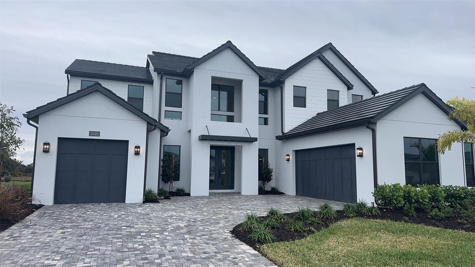 Property Photo:  2421 Waterfront Circle  FL 34240 