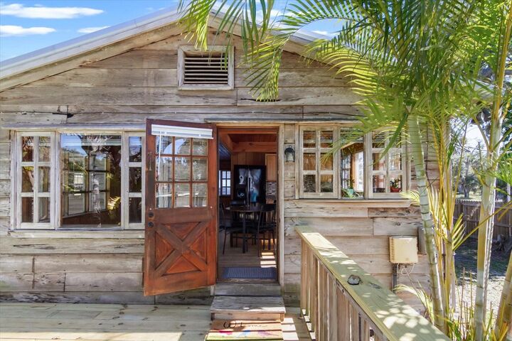 Property Photo:  6631 Lincoln Road  FL 34203 