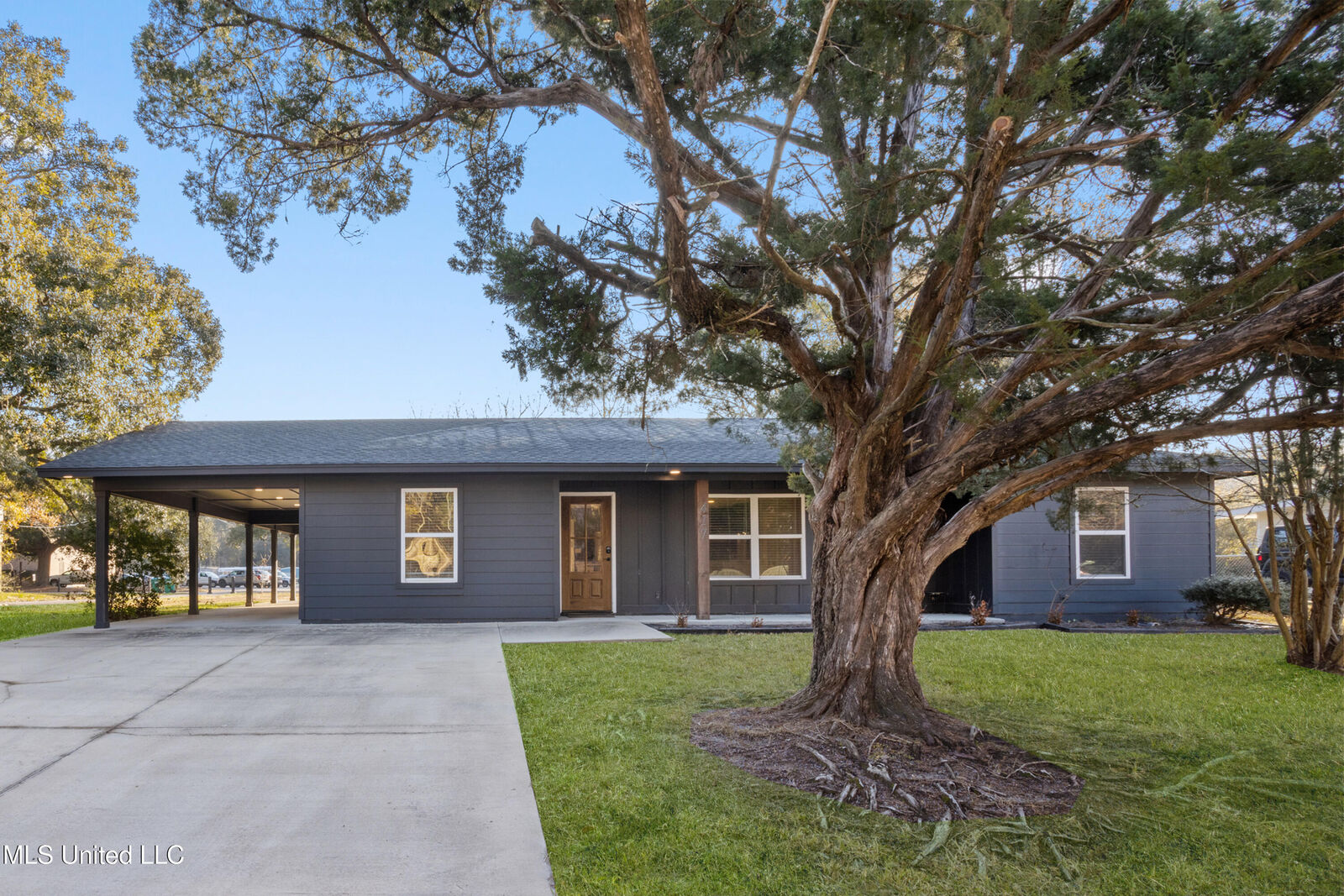 Property Photo:  417 Woody Circle  MS 39564 