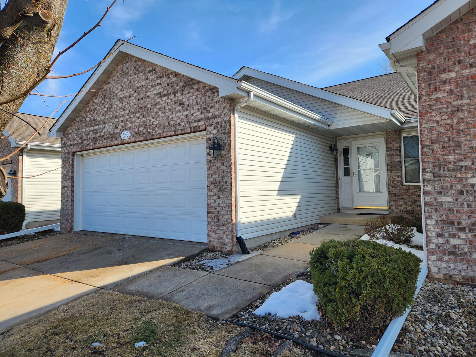 Property Photo:  635 Cardinal Way  WI 53590 