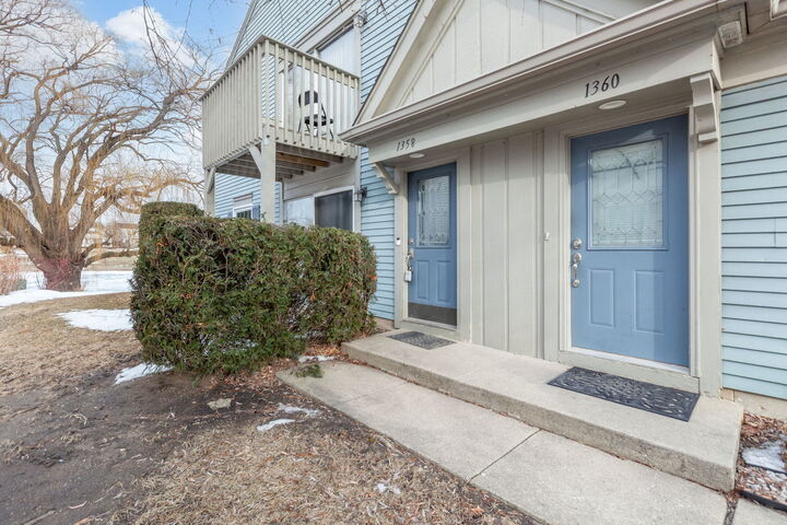 Property Photo: 1358 Longacre Lane IL 60090