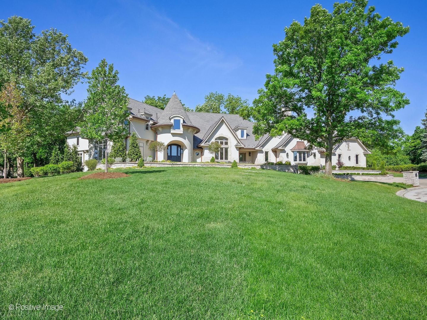 Property Photo: 20 Natoma Drive IL 60523