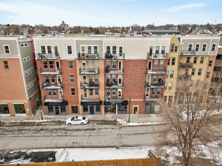 Property Photo:  332 River Street 4504  IL 60439 