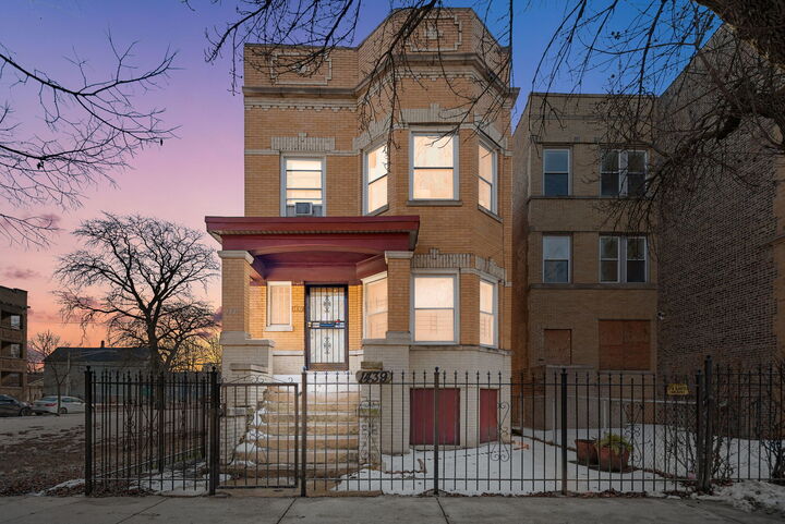 Property Photo:  1439 W Garfield Boulevard  IL 60636 