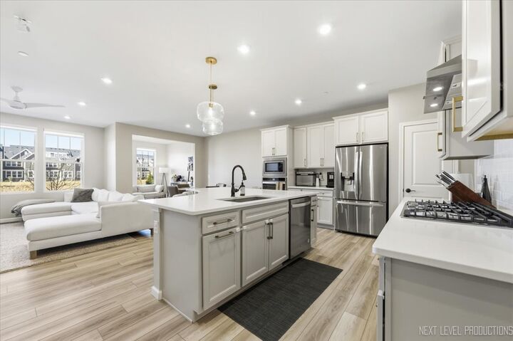 Property Photo:  2132 Weatherbee Lane  IL 60563 