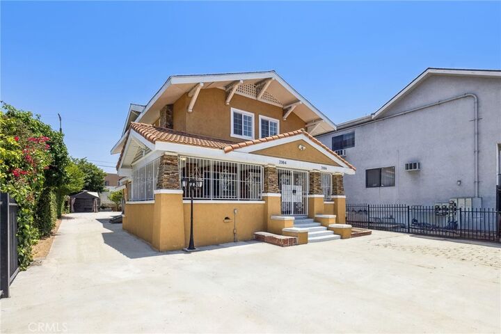 Property Photo:  2104 Crenshaw Boulevard  CA 90016 