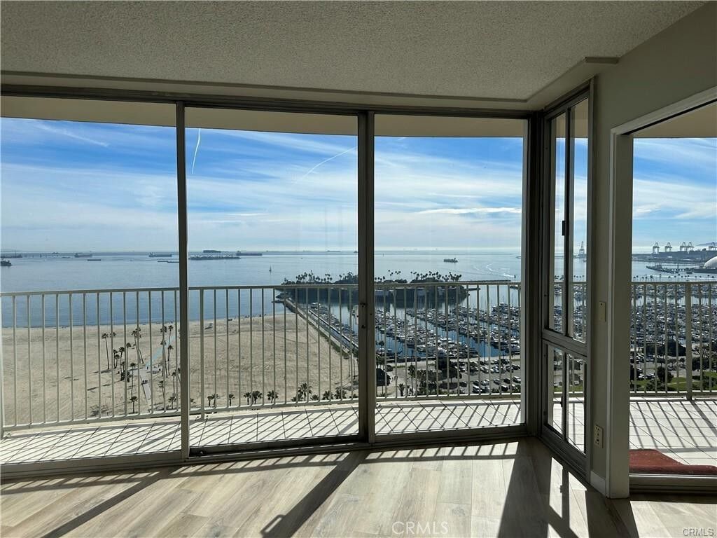 Property Photo:  700 E Ocean 2506  CA 90802 