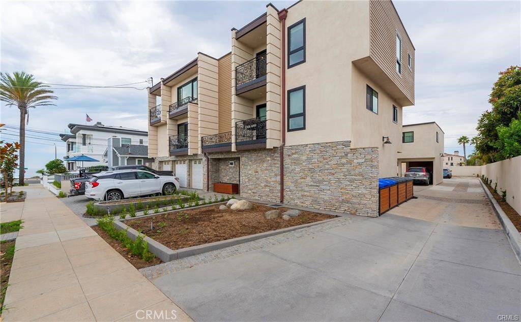 Property Photo:  140 Acacia  CA 92008 