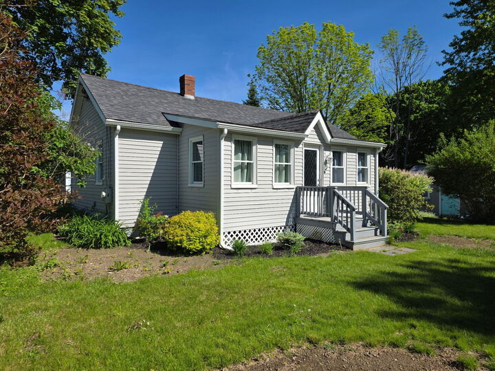Property Photo:  5 Jefferson Street  ME 04841 