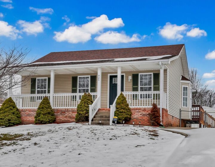 Property Photo:  925 Granny White Rd  TN 37040 