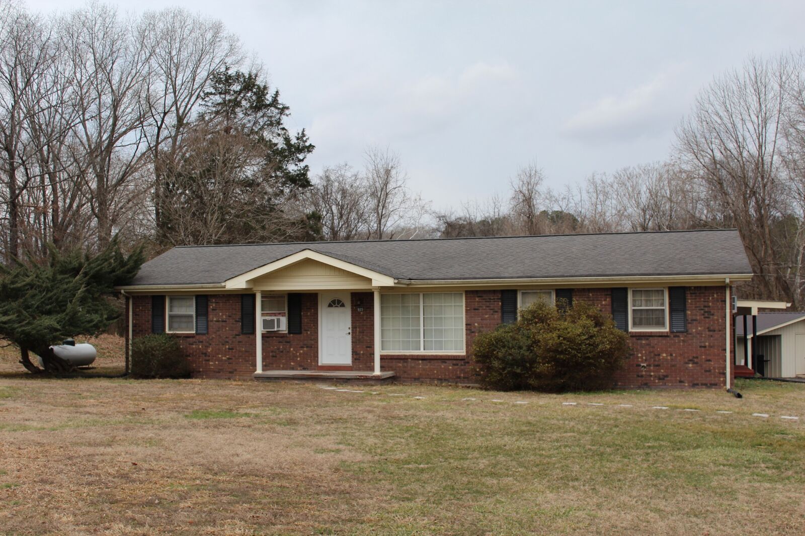Property Photo: 208 Pulley St TN 37061