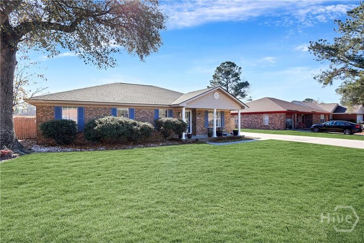 Property Photo:  113 Sandlewood Drive  GA 31405 