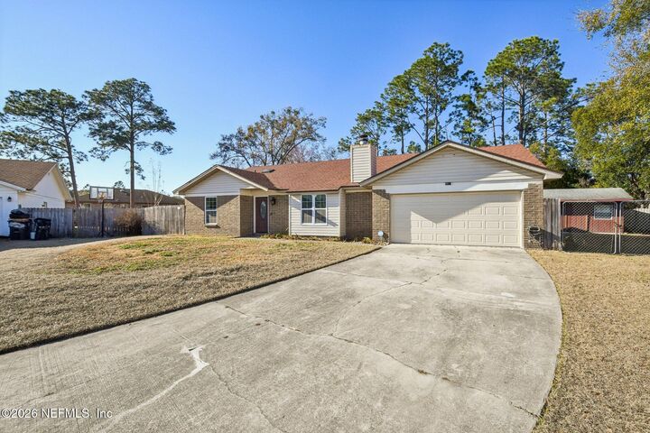 Property Photo:  8817 Kestrel Court  FL 32222 