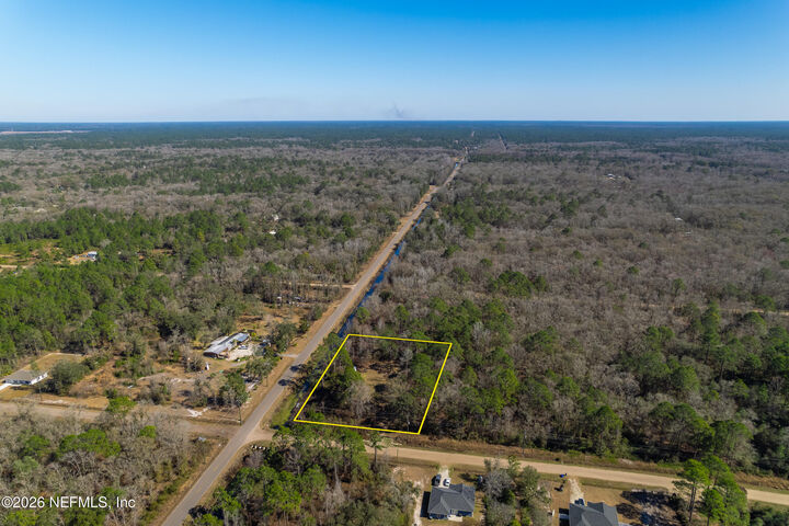 Property Photo: 10400 Yeager Avenue FL 32145