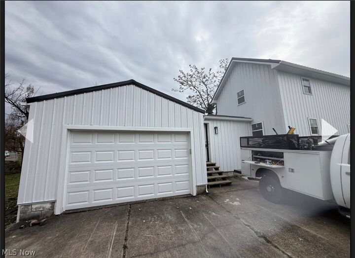 Property Photo: 14 Evans Street OH 44446