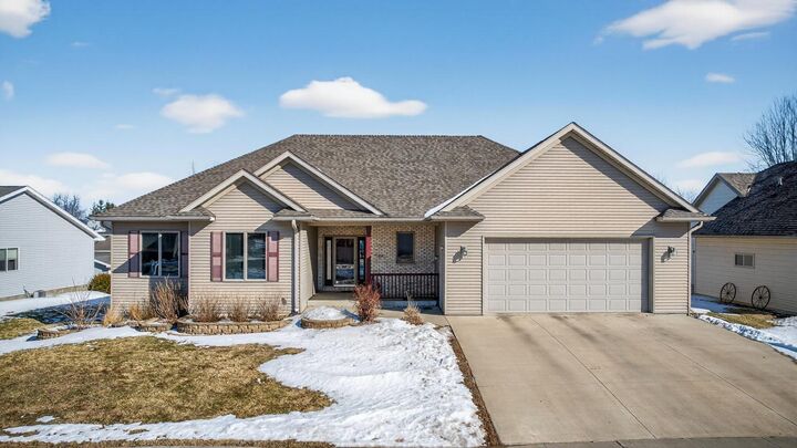 Property Photo:  904 Bucknell Boulevard SE  MN 55976 