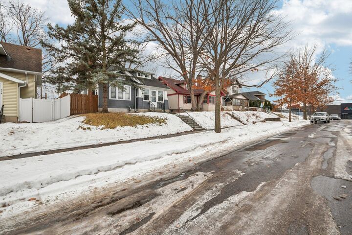 Property Photo:  850 Clear Avenue  MN 55106 