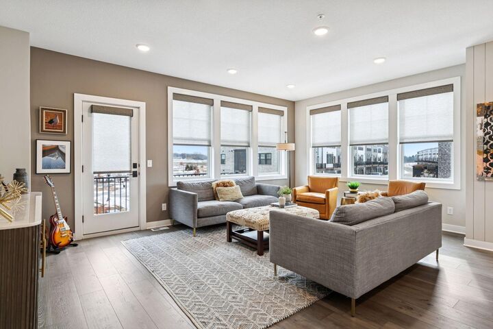 Property Photo:  850 Mount Curve Boulevard L  MN 55116 