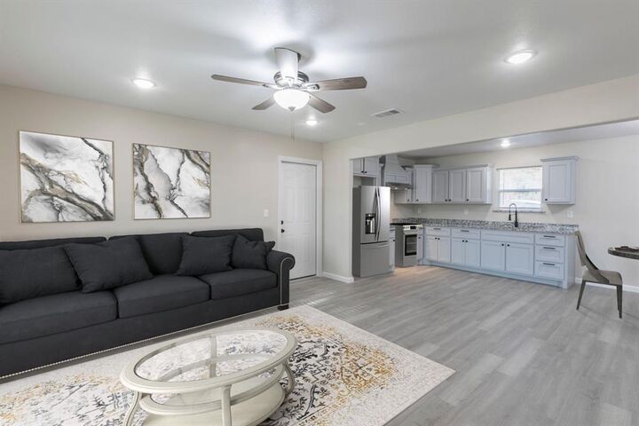 Property Photo: 613 N Rita Street TX 76705