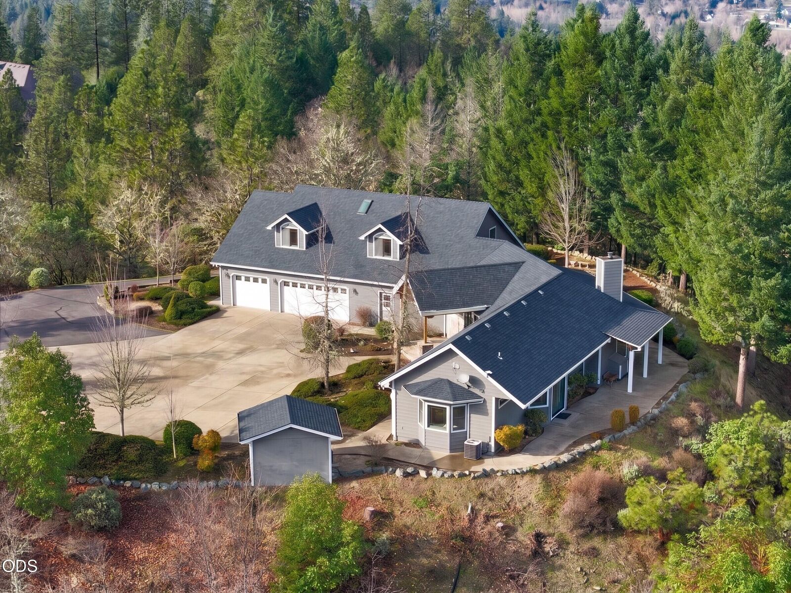Property Photo: 3601 Campus View Drive OR 97527