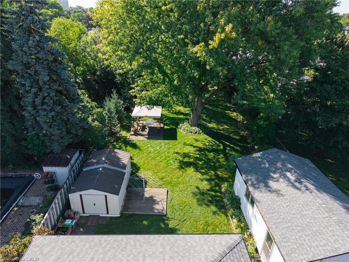 Photo de la propriété: 401 Mohawk Road W ON L9C 1W5