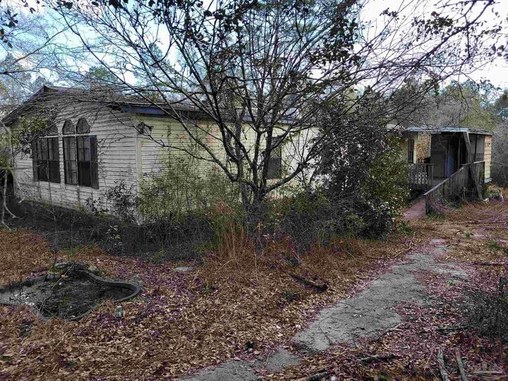 Property Photo: 241 S Hwy 97 FL 32533