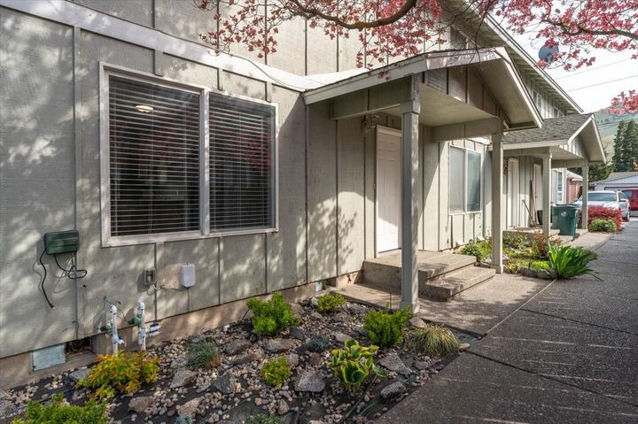 Property Photo:  316 E Wapato Avenue 1  WA 98816 