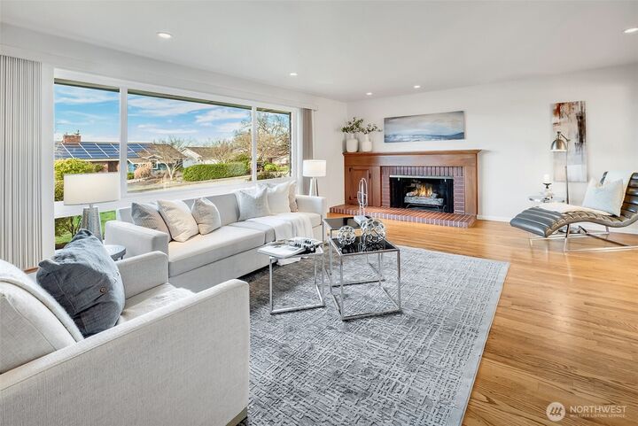 Property Photo:  12161 SE  17th Place  WA 98005 