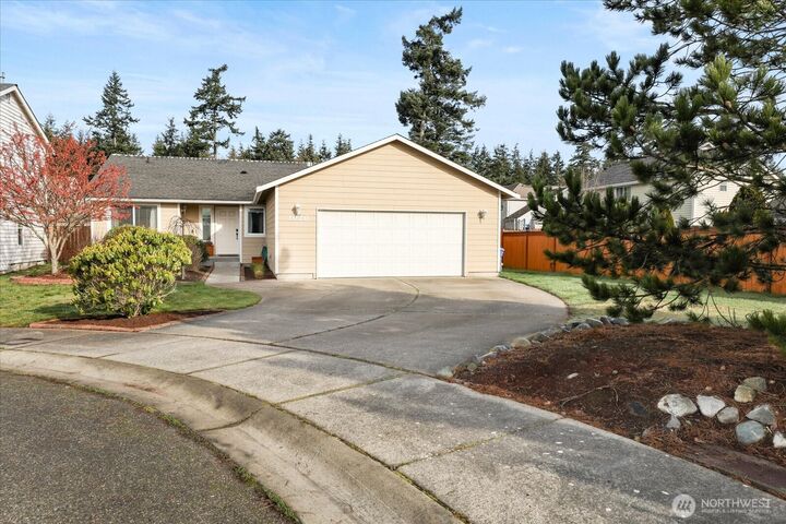 Property Photo:  1020 NW 14th Way  WA 98277 