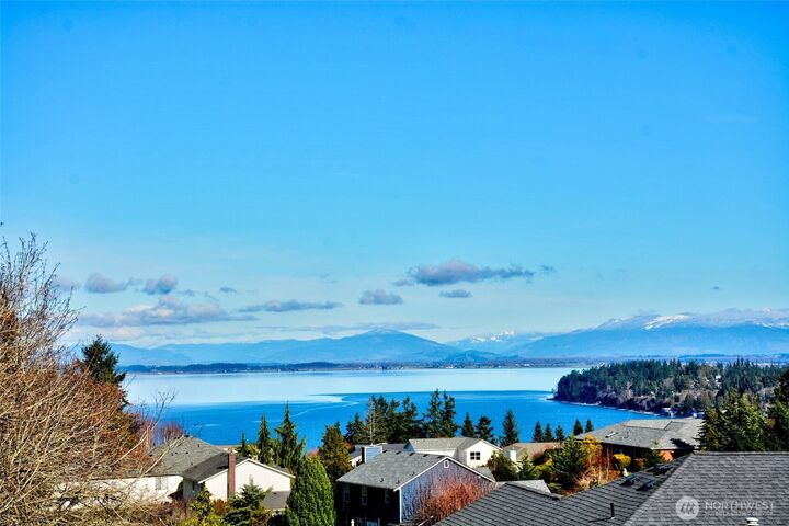 Property Photo:  895  Marshall Drive  WA 98282 