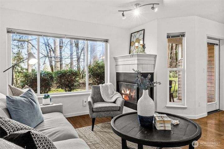 Property Photo:  5000  Village Park Drive B112  WA 98027 