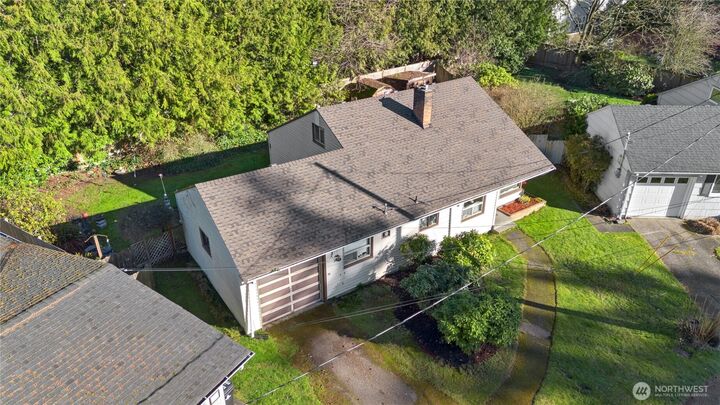 Property Photo:  18016 N Park Ave North  WA 98133 