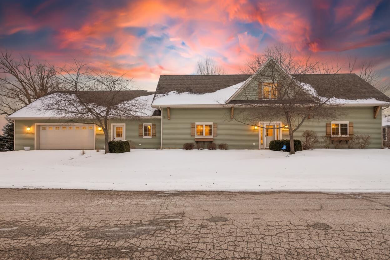 Property Photo:  4882 S Bayshore Lane  WI 54153 