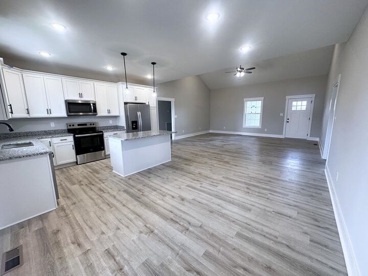 Property Photo:  1411 Sagecrest Court  KY 42101 