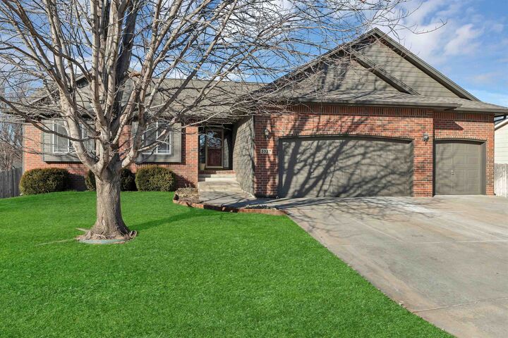 Property Photo:  3327 N Lake Ridge Ct  KS 67205 