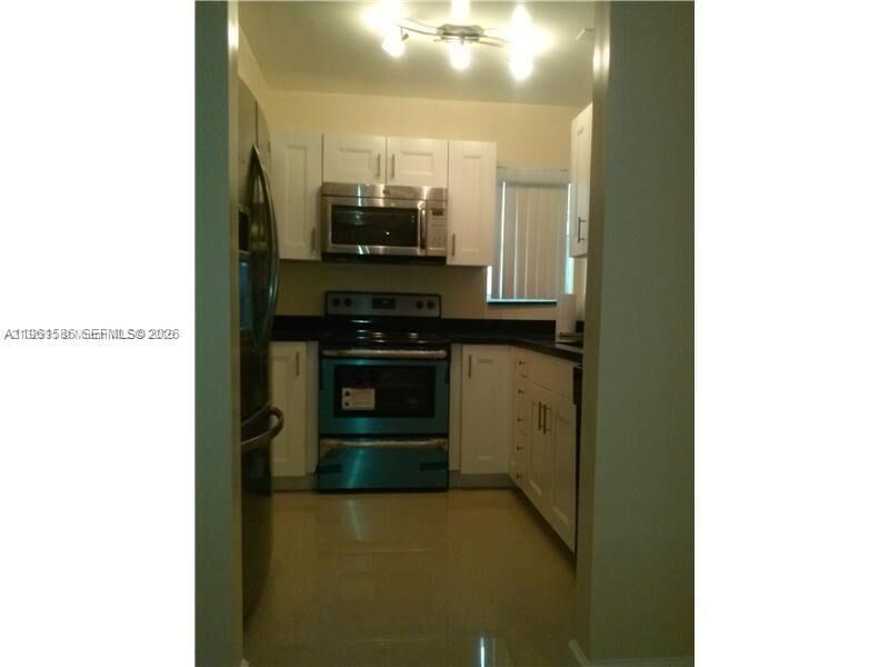 Property Photo:  5614 Taylor St B  FL 33021 