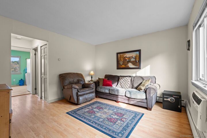 Property Photo: 218 Oakville Avenue Apt C CT 06708