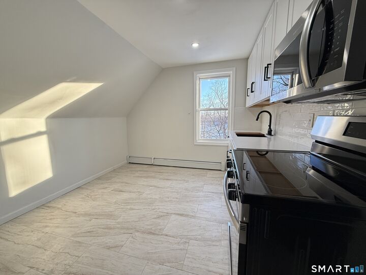 Property Photo: 53 Mahl Avenue 3 CT 06120