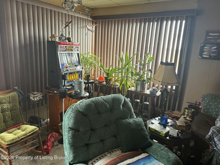 Property Photo:  408 South Avenue E  ND 58631 