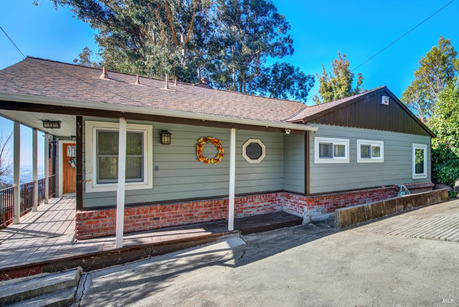Property Photo:  7937 Sunkist Drive  CA 94605 