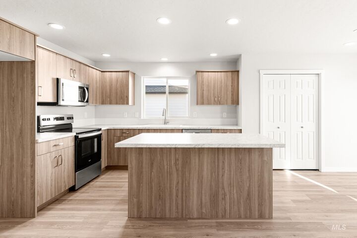 Property Photo:  7094 E Shields Dr  ID 83687 