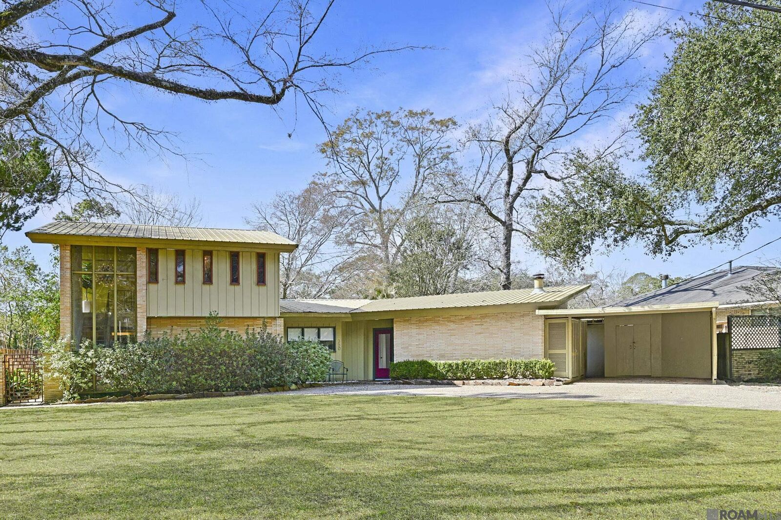Property Photo:  350 W Ardenwood  LA 70806 