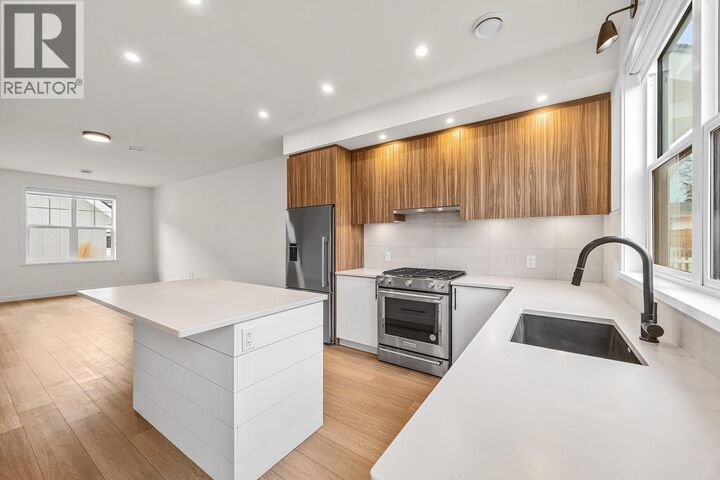 Property Photo: 1308 Cedar Street 6 BC V0H 1R4